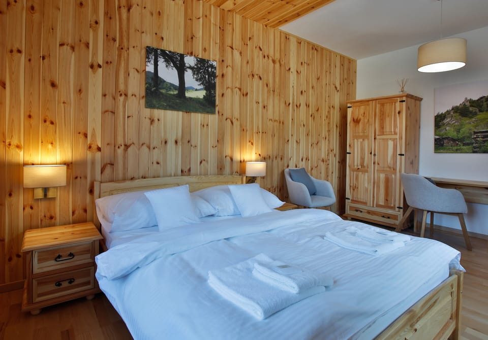 Double Room (Borovica) | Cribs/infant beds, free WiFi