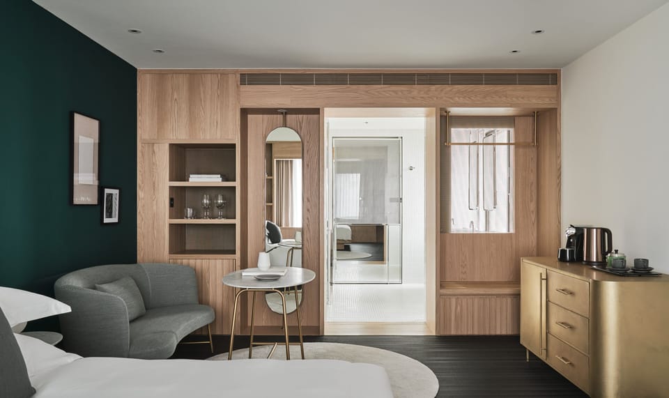 Premium bedding, down comforters, minibar, in-room safe