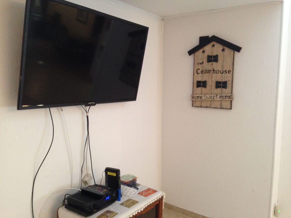 WIFI, Cable Box, DVD Player