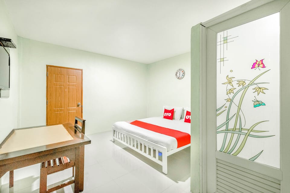 Standard Double Room | Desk, soundproofing, free WiFi, bed sheets