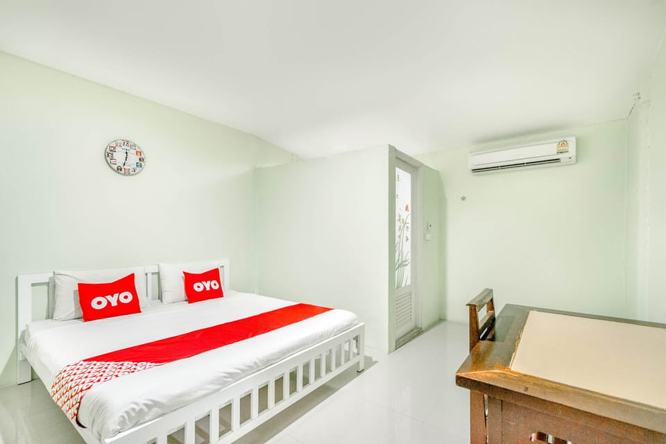 Standard Double Room | Desk, soundproofing, free WiFi, bed sheets