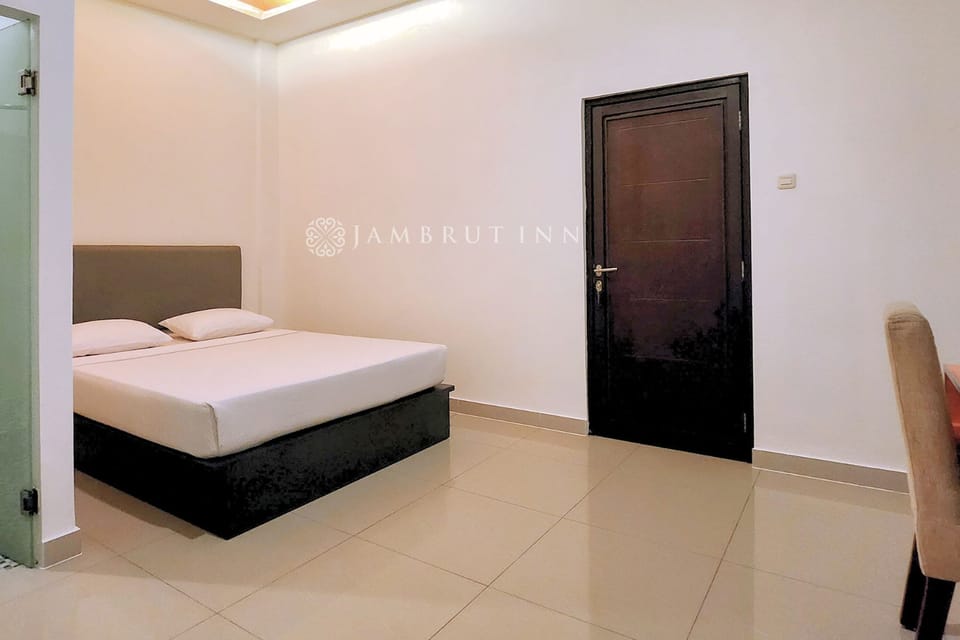 Deluxe 2 | Desk, soundproofing, free WiFi, bed sheets