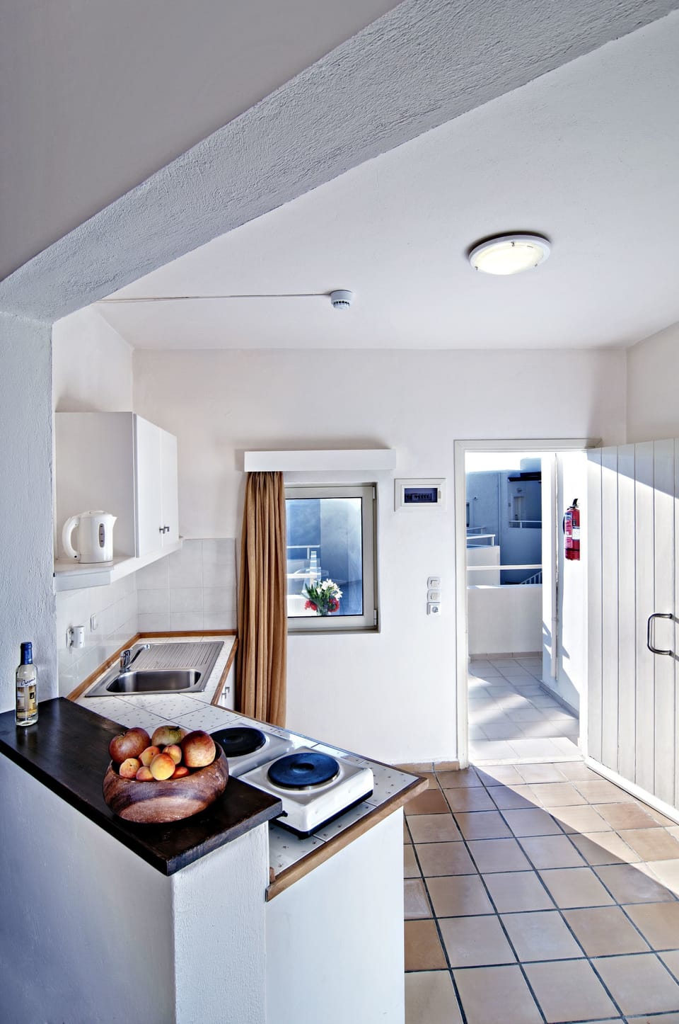 Fridge, toaster, cookware/dishes/utensils, freezer
