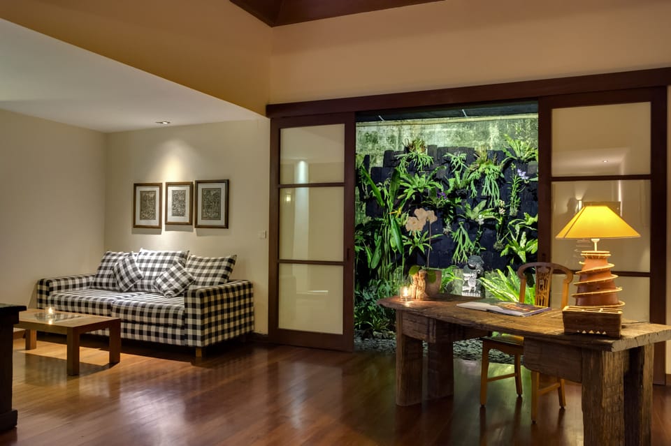 Suite | Living room