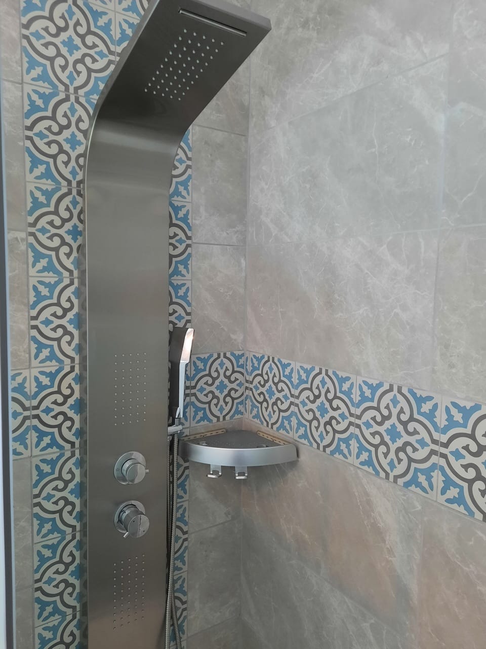 Room, Vineyard View | Bathroom | Shower, free toiletries, hair dryer, towels