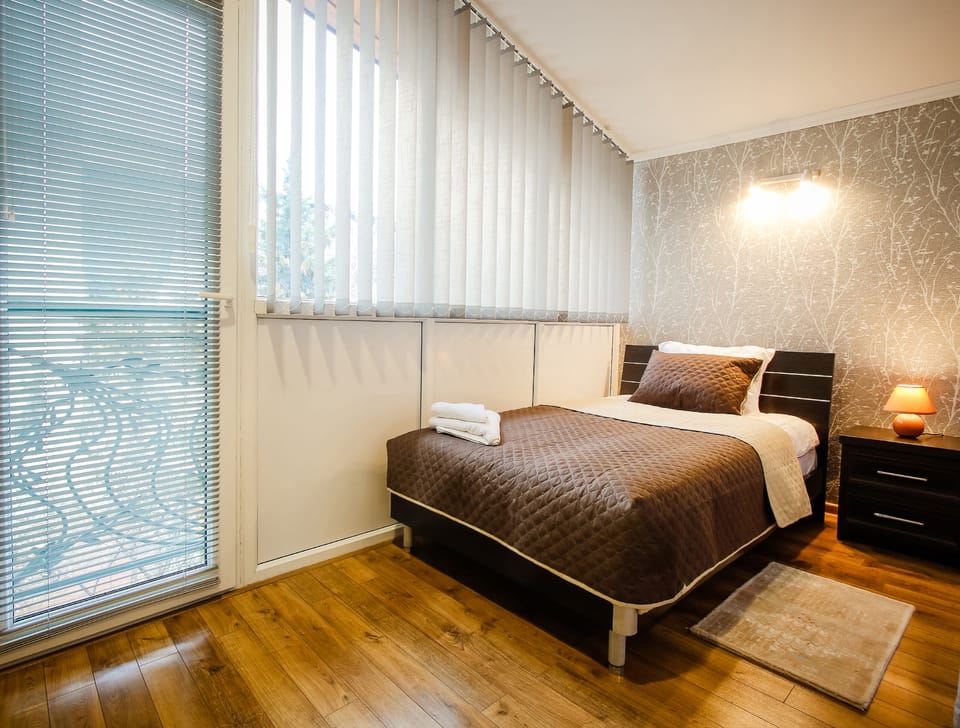 Deluxe Double Room | Iron/ironing board, free WiFi, bed sheets