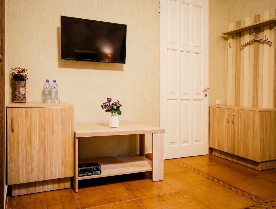 Standard Twin Room | Iron/ironing board, free WiFi, bed sheets