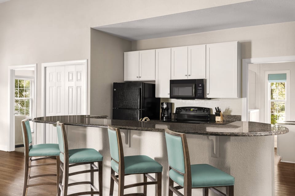 Standard Condo, 3 Bedrooms, Non Smoking | Private kitchen | Full-size fridge, microwave, stovetop, dishwasher