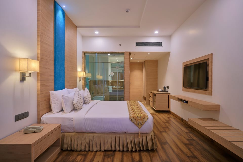 Premium bedding, in-room safe, desk, soundproofing