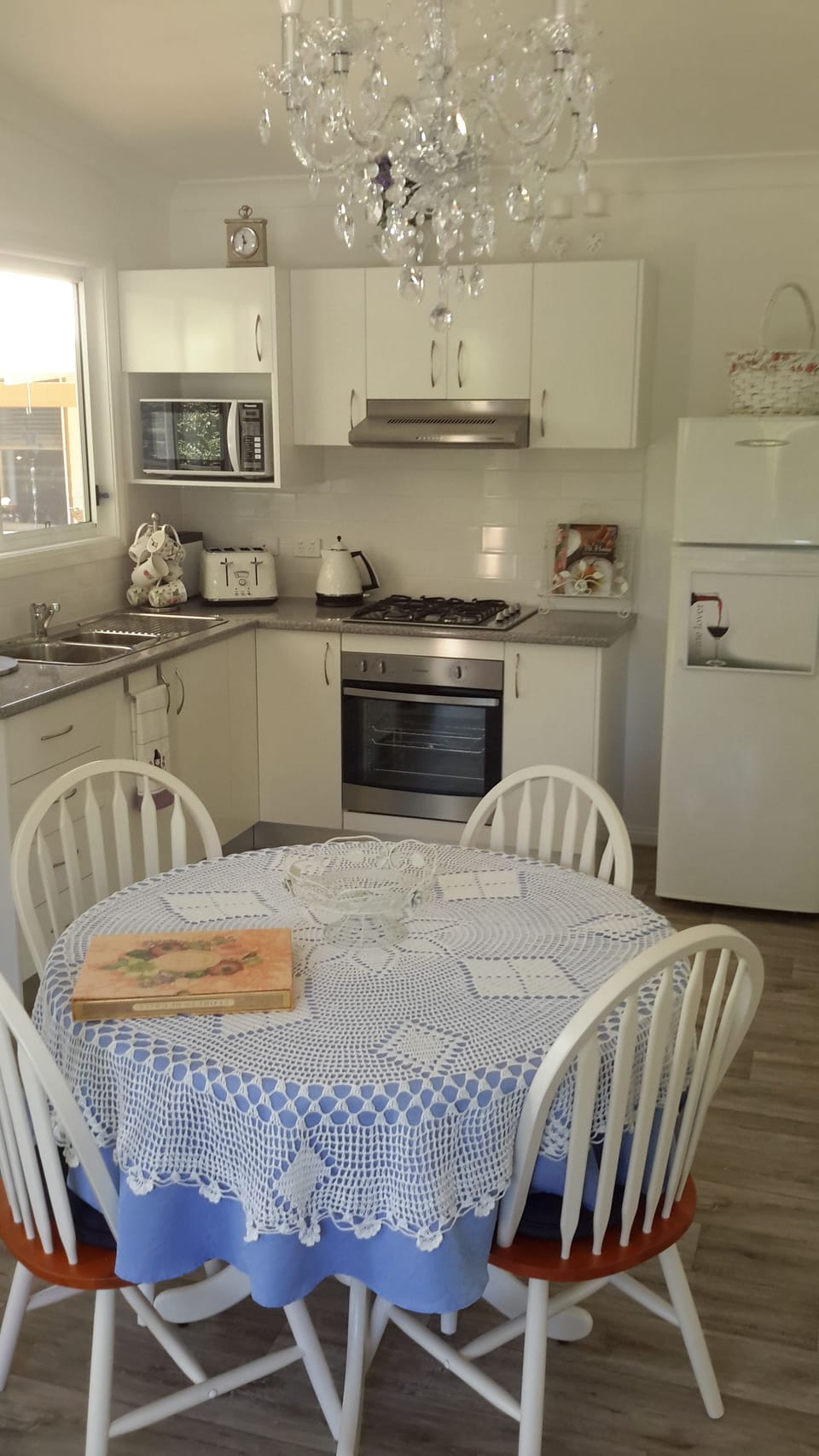 Cottage, 2 Bedrooms | Private kitchen | Coffee/tea maker, full-size fridge, microwave, oven