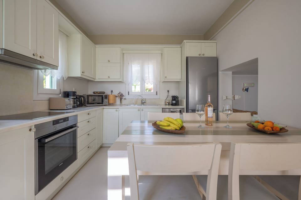 Villa, 4 Bedrooms, Sea View | 3 bedrooms, laptop workspace, iron/ironing board, free cribs/infant beds