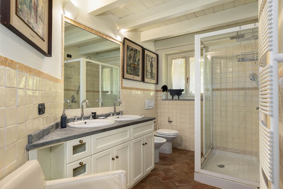 Family Quadruple Room | Bathroom | Shower, free toiletries, hair dryer, bathrobes