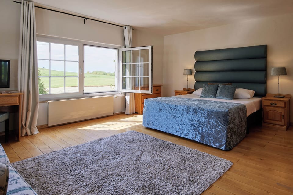 Double Room, 1 Double Bed | Premium bedding, in-room safe, desk, blackout drapes