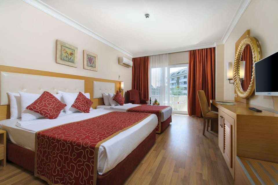 Minibar (free items), in-room safe, soundproofing, WiFi (free)