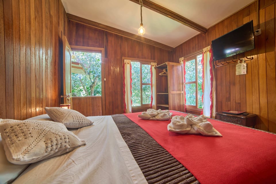 Family Bungalow (5 pax) | Free WiFi, bed sheets
