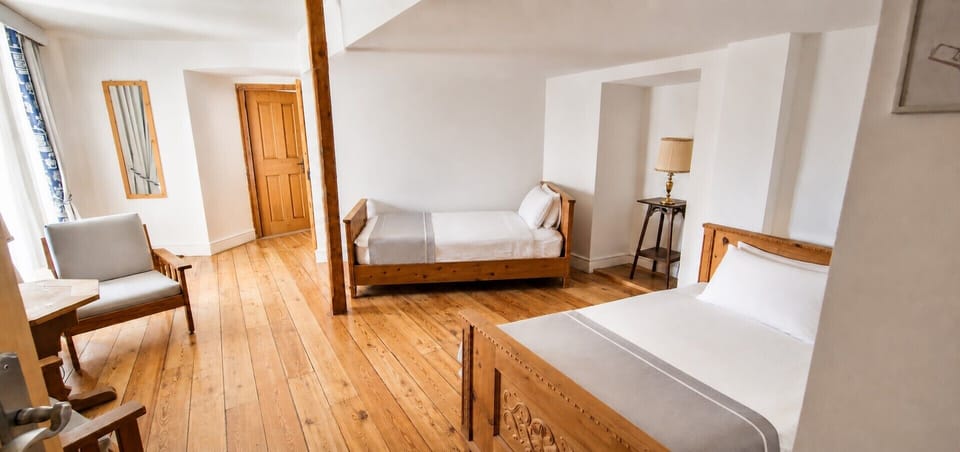 Family Suite, 1 Bedroom | Down comforters, desk, laptop workspace, cribs (surcharge)