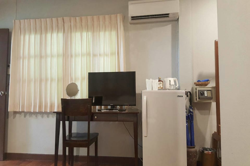 Basic Double or Twin Room | Room amenity