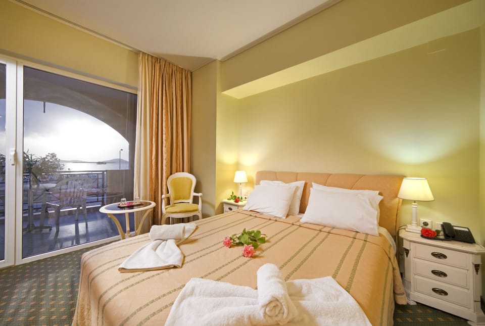 Minibar, in-room safe, desk, soundproofing