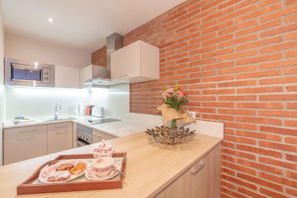 Apartment, 2 Bedrooms | Private kitchen | Full-size fridge, microwave, oven, stovetop