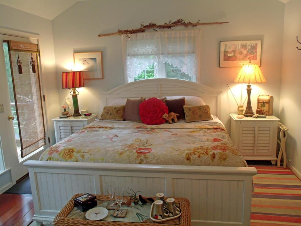 1 bedroom, premium bedding, individually decorated