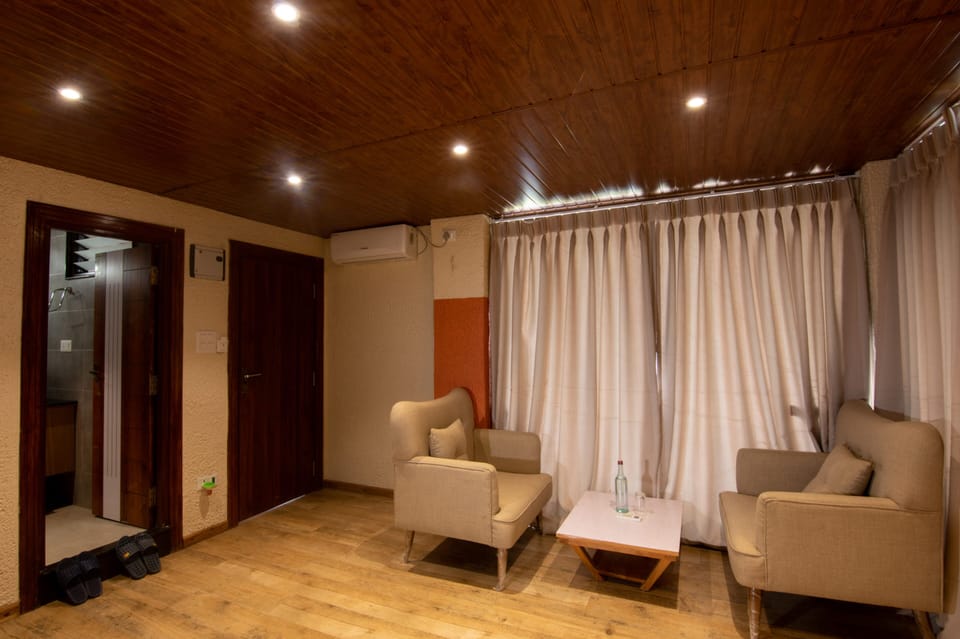 Deluxe Double or Twin Room, 1 Bedroom, Balcony, Garden View | Desk, laptop workspace, free WiFi, bed sheets