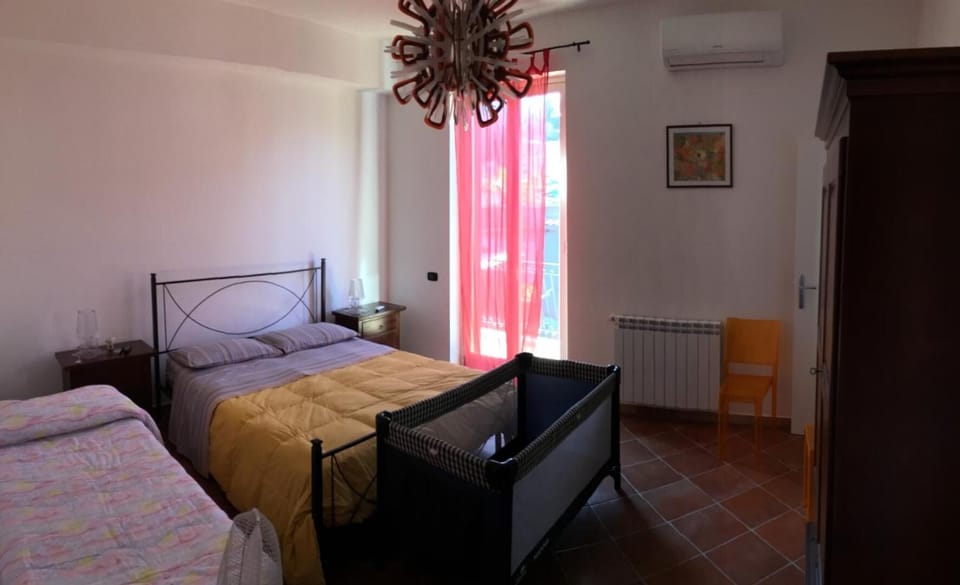 1 bedroom, premium bedding, minibar, in-room safe