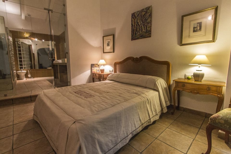 Superior Double or Twin Room | Desk, blackout drapes, iron/ironing board, free cribs/infant beds