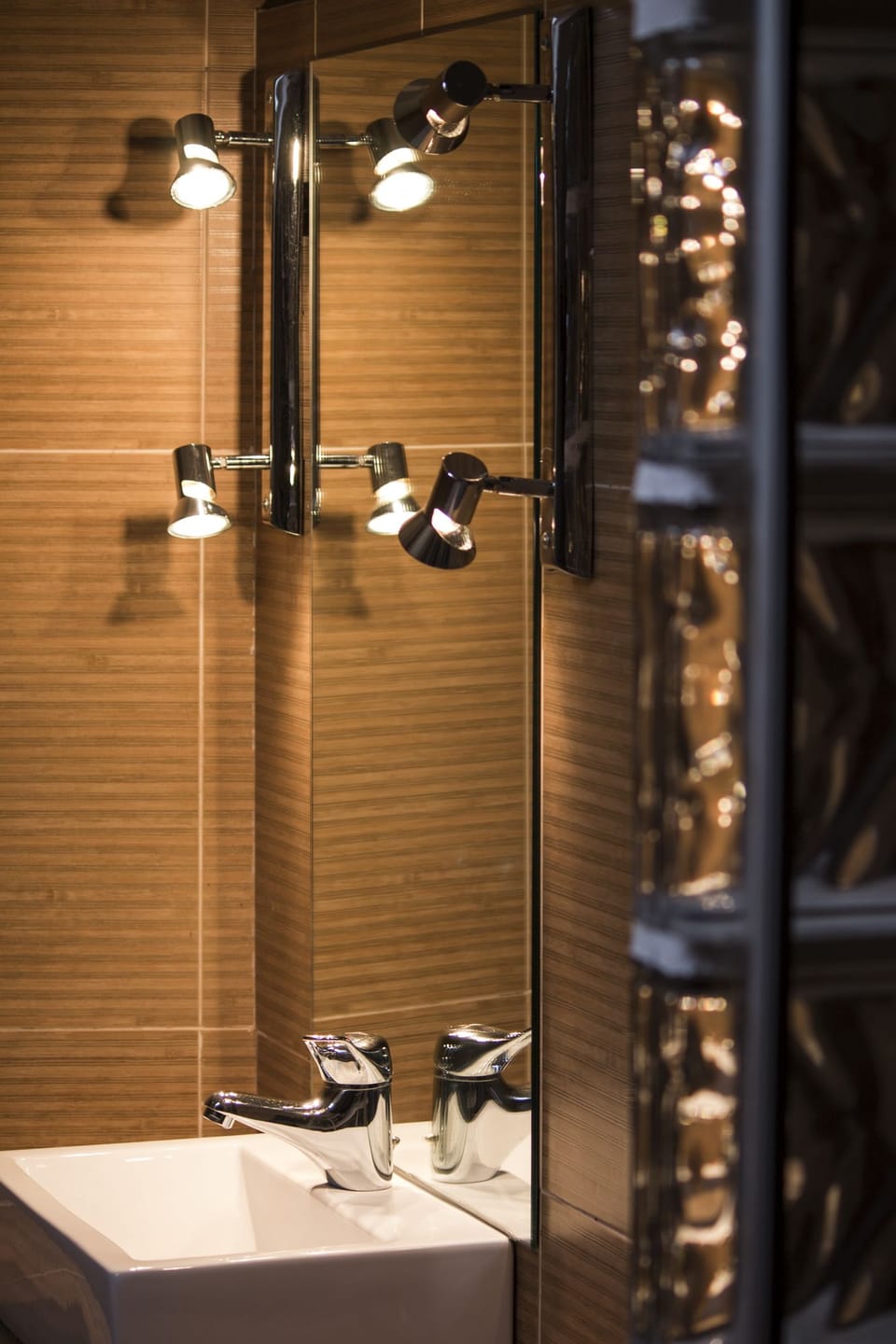 Double or Twin Room | Bathroom | Shower, free toiletries, hair dryer, bidet