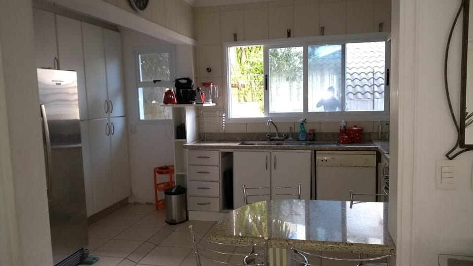 House | Private kitchen | Fridge, microwave, oven, stovetop
