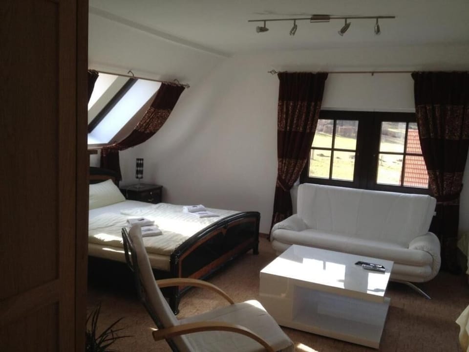 Minibar, desk, iron/ironing board, free WiFi