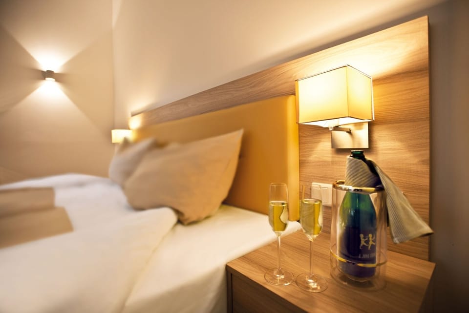 Comfort Double Room (disability access) | Desk, rollaway beds, free WiFi, bed sheets