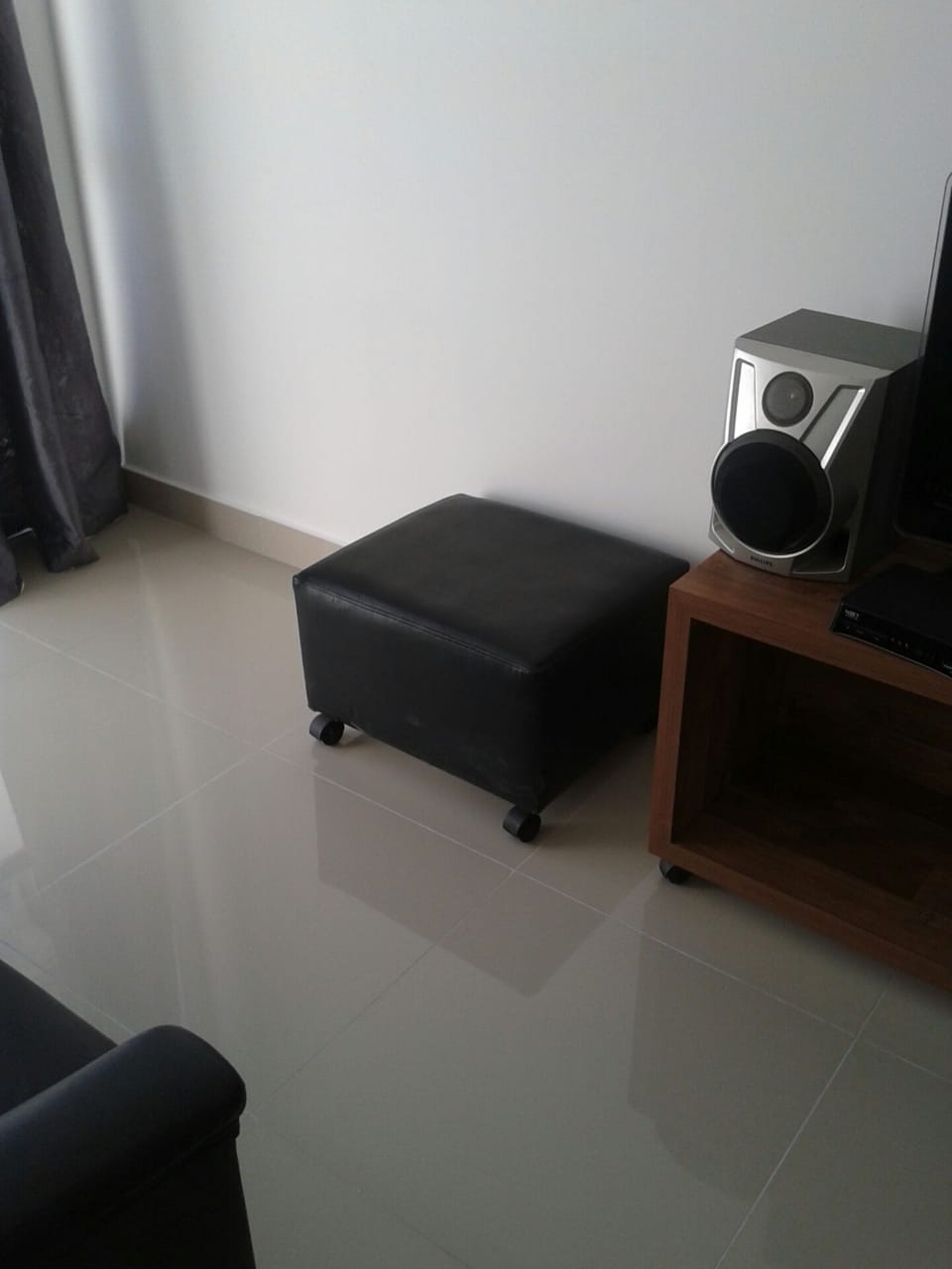 Family Townhome, 3 Bedrooms | Living room | Flat-screen TV