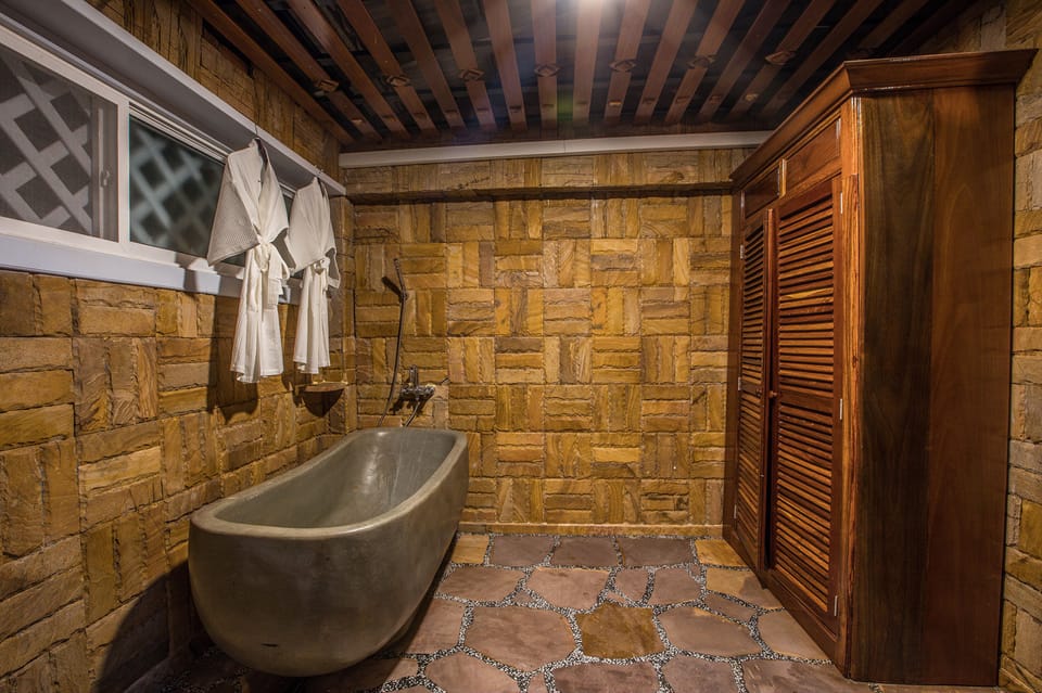 Suite | Bathroom | Towels