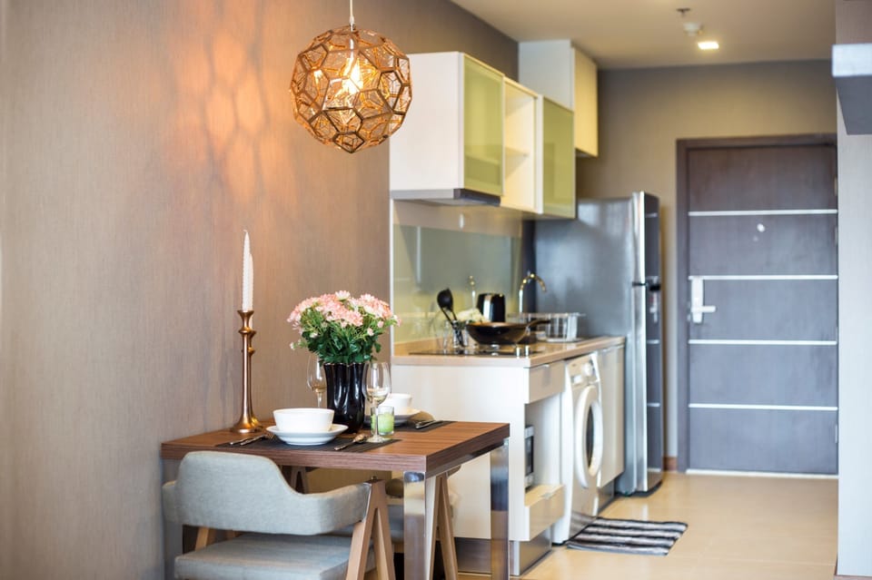 Exclusive Apartment | Private kitchenette | Fridge, microwave, stovetop, electric kettle