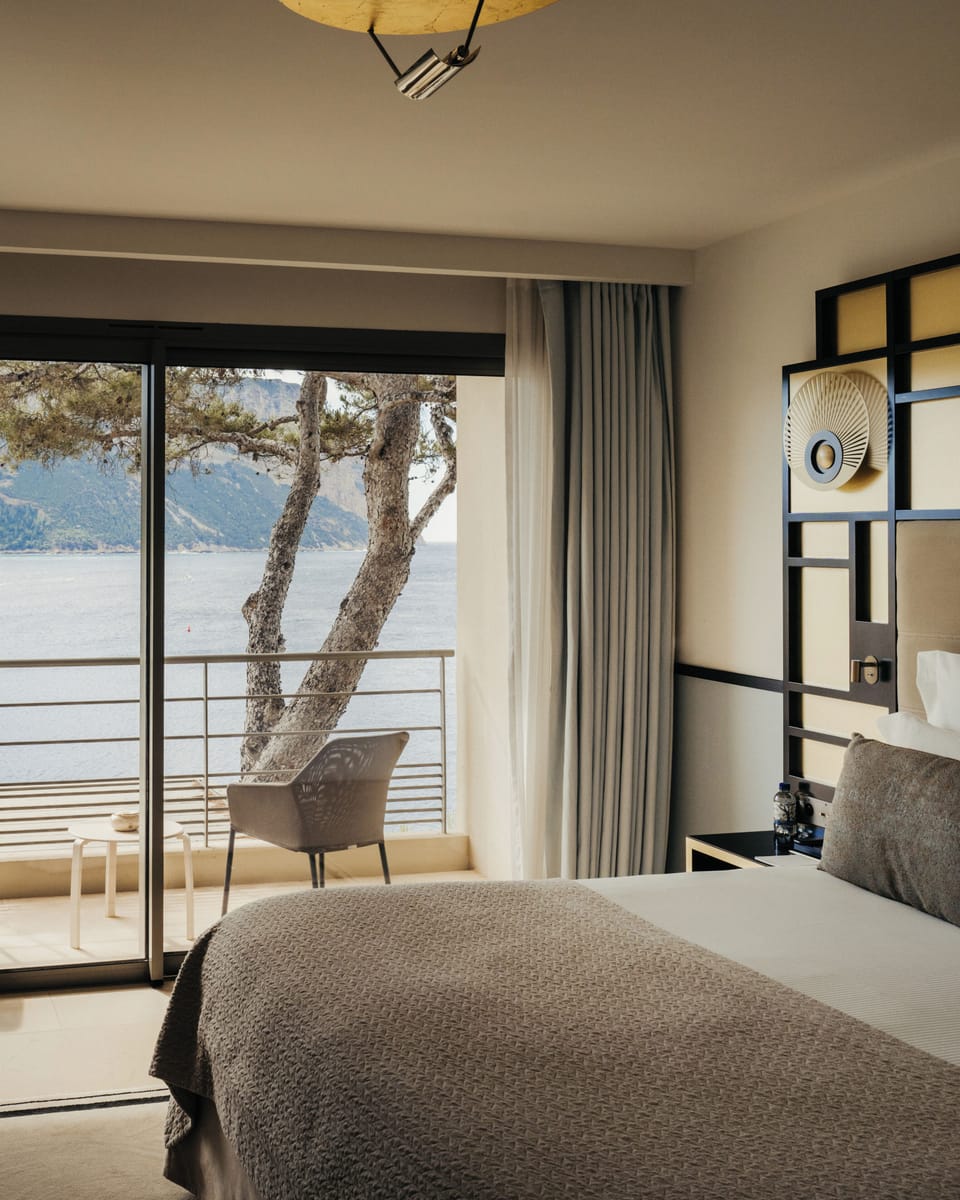 Executive Room, Sea View | Premium bedding, pillowtop beds, free minibar items, in-room safe