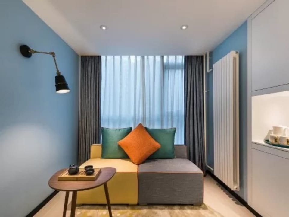 Desk, blackout drapes, WiFi (free), bed sheets
