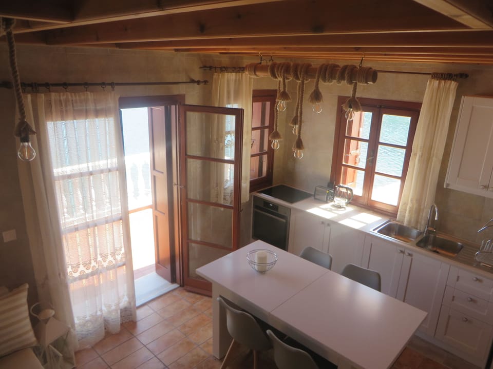 Panoramic House, 3 Bedrooms, Sea View | Living room | Flat-screen TV