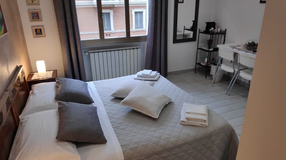 Double or Twin Room, Ensuite, City View (Acero) | Minibar, blackout drapes, iron/ironing board, free WiFi