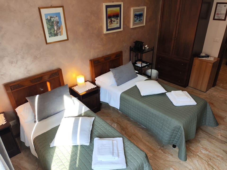 Triple Room, Ensuite, City View (Marmo) | Minibar, blackout drapes, iron/ironing board, WiFi (free)