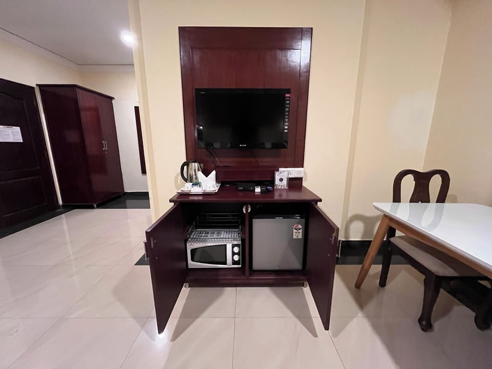 Deluxe Triple Room, Multiple Beds | Room amenity