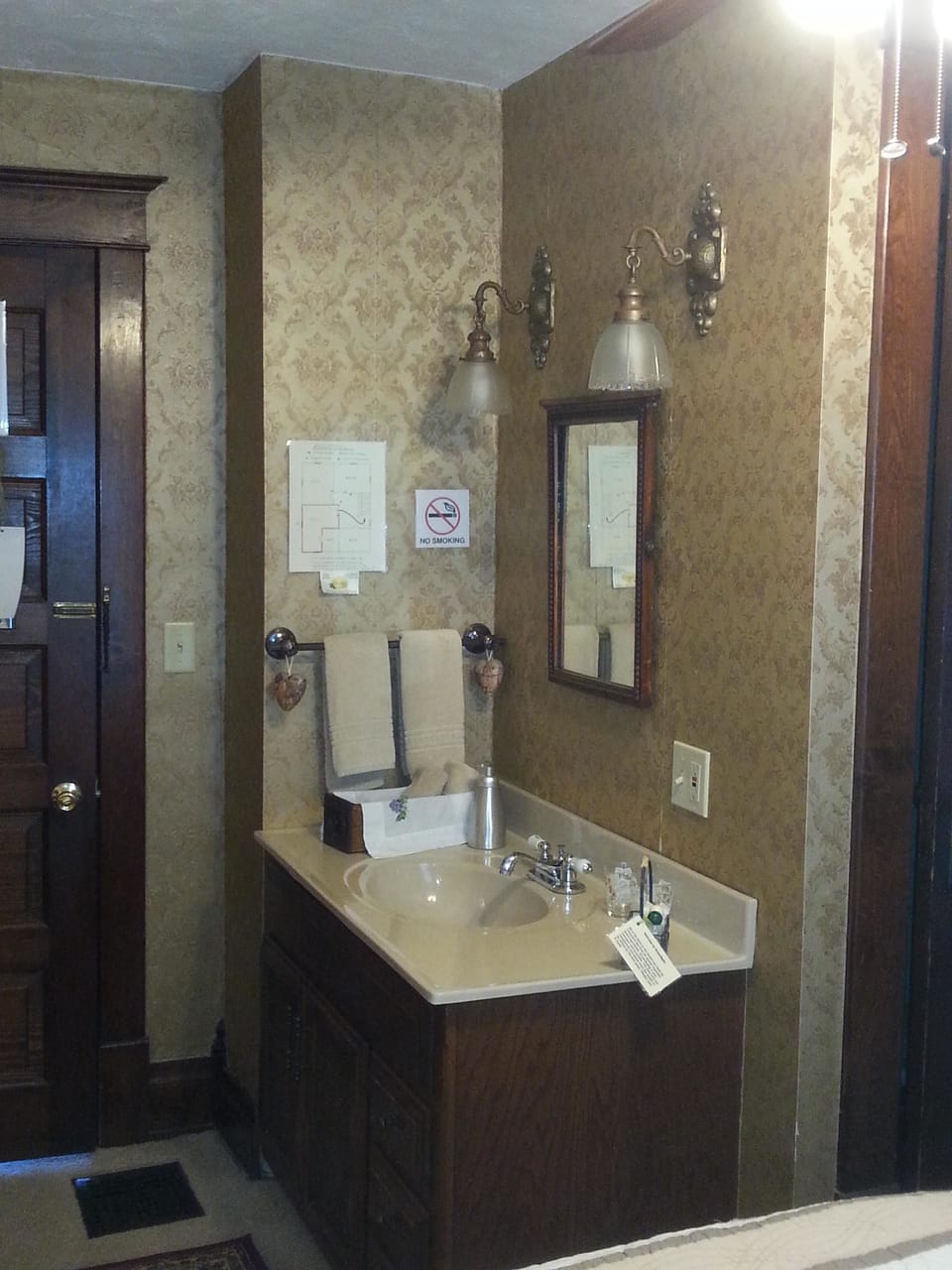 Double Room, Ensuite, City View (Lily) | Bathroom