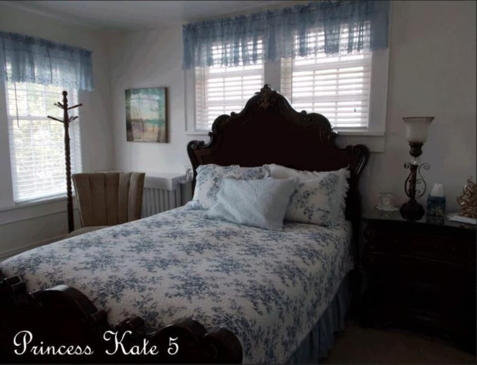 Standard Suite, Ensuite (Princess Kate's Suite 4/5)