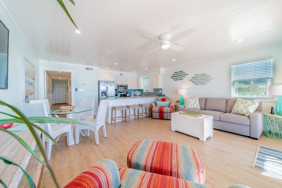 Condo, 1 Bedroom | Living room | TV