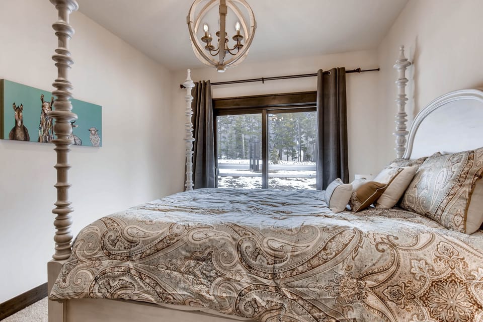 Townhome, 3 Bedrooms | 3 bedrooms, free WiFi, bed sheets