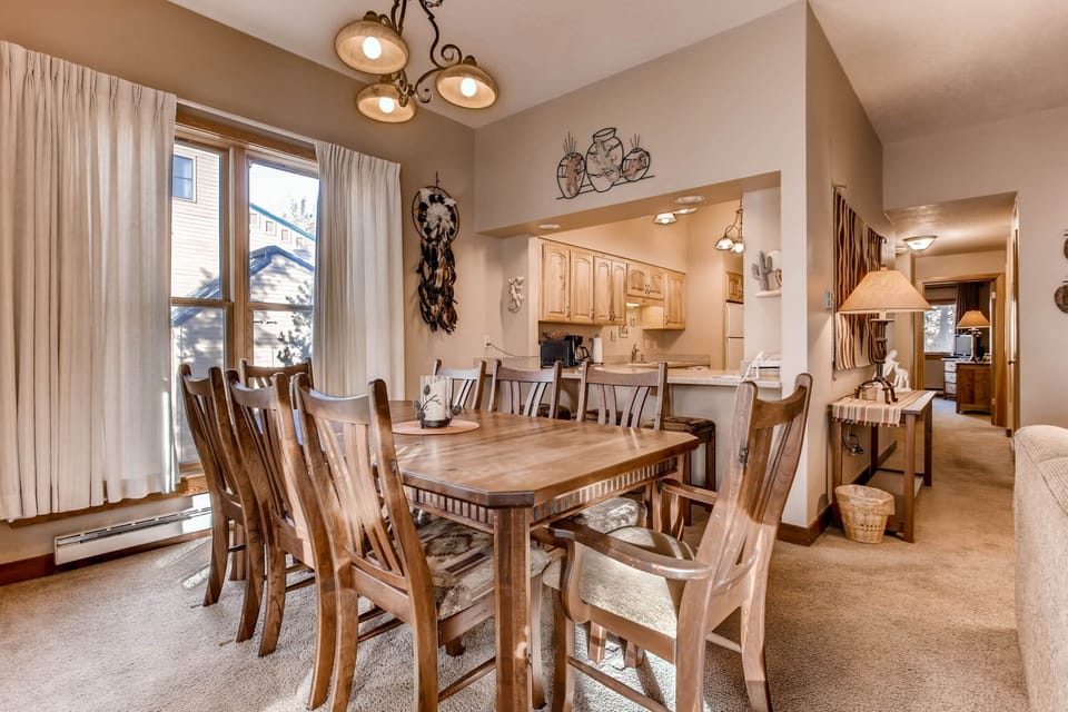 Condo, 3 Bedrooms | Dining