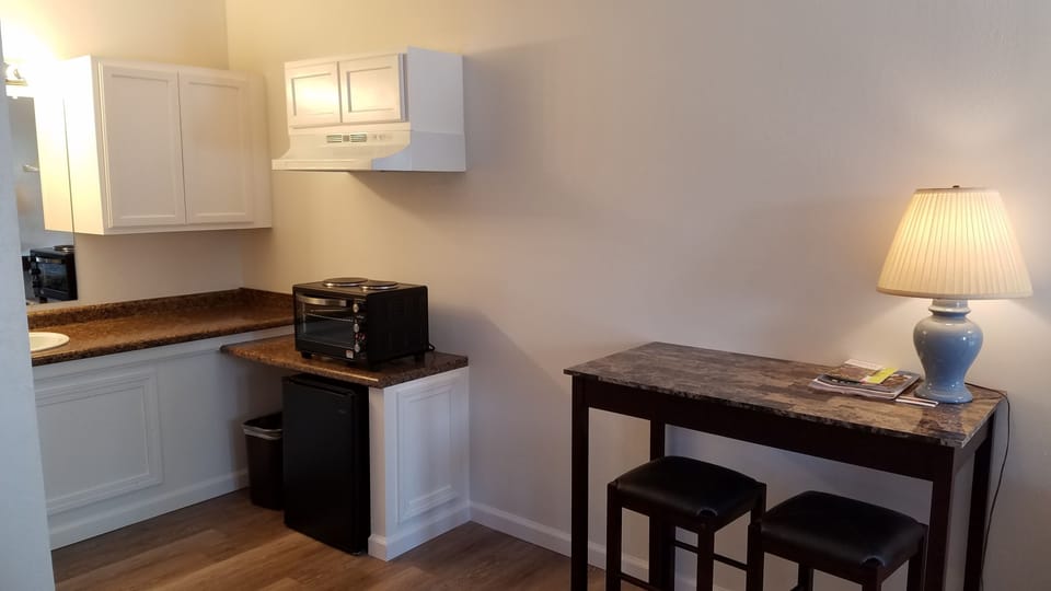 Luxury Room, 2 Double Beds, Kitchenette, Ground Floor | Premium bedding, desk, free WiFi, bed sheets