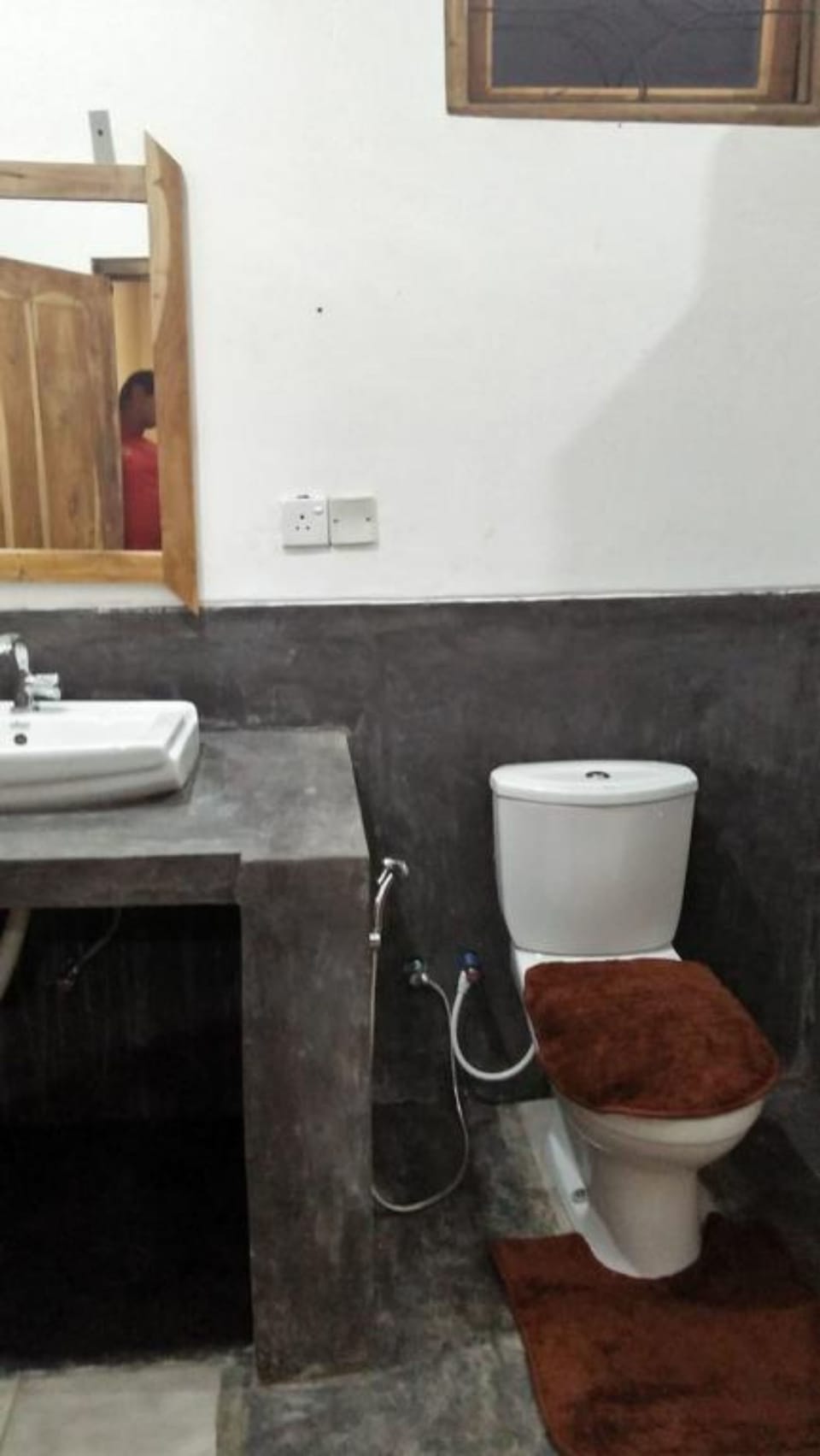 Double or Twin Room | Bathroom | Shower, rainfall showerhead, free toiletries, towels