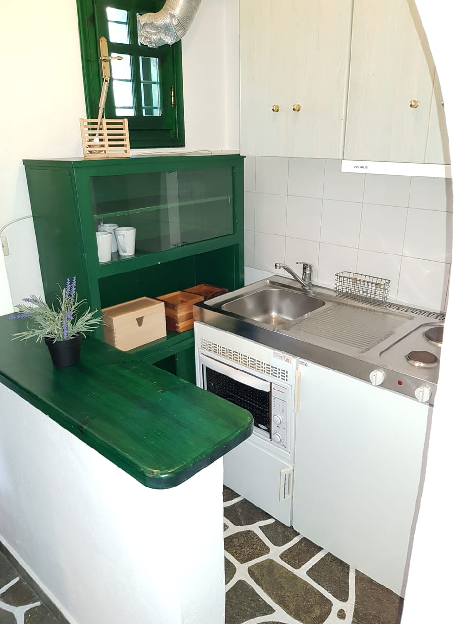 Apartment, 2 Bedrooms | Private kitchenette | Fridge, electric kettle