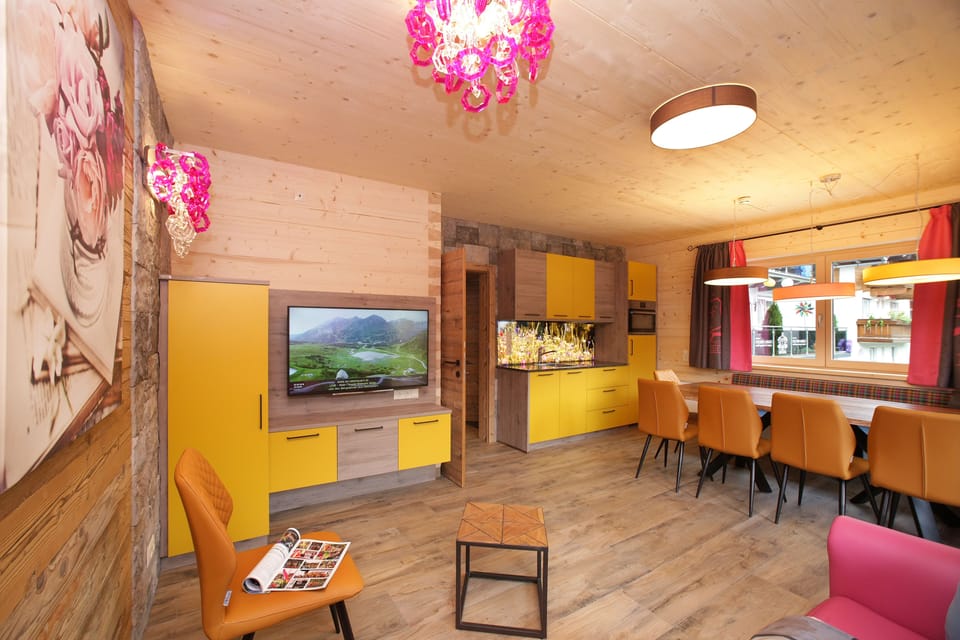 Executive Suite, 4 Bedrooms, Mountain View, Mountainside | Bathroom | Shower, free toiletries, hair dryer, towels