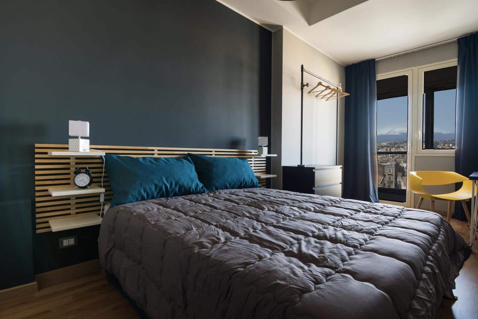 Premium bedding, desk, soundproofing, free WiFi